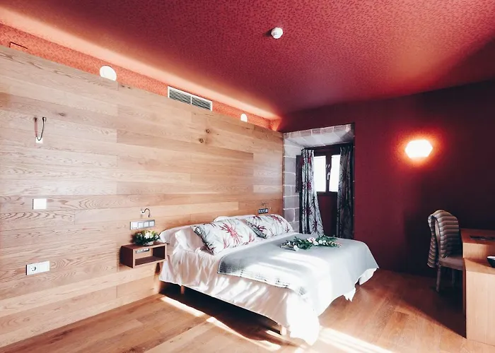 Arha Casona De Carmona (Cantabria)